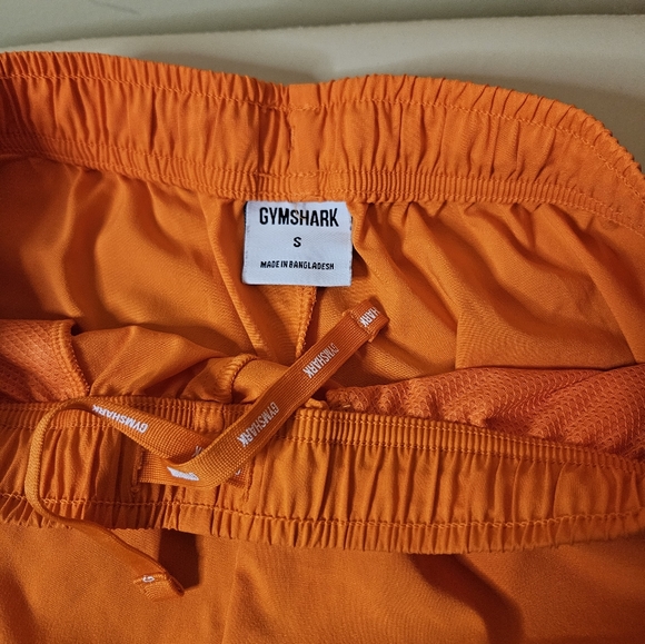 Gymshark Womens Orange Shorts - Picture 2 of 3